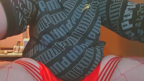 Snapshot of cosmicjones88 chatting on 02.13.25 cosmicjones88 online show from 02.13.25