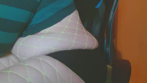 Snapshot of cosmicjones88 chatting on 02.17.25 cosmicjones88 online show from 02.17.25