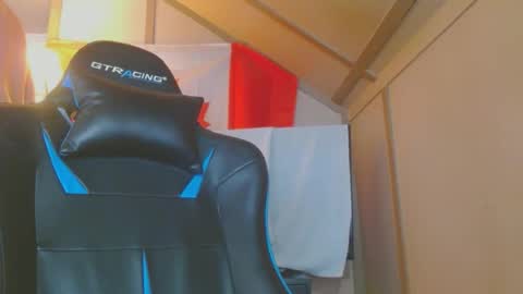 Snapshot of cosmicjones88 chatting on 02.17.25 cosmicjones88 online show from 02.17.25