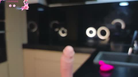 Snapshot of cosmicwish69 chatting on 12.05.24 Lili online show from 12.05.24