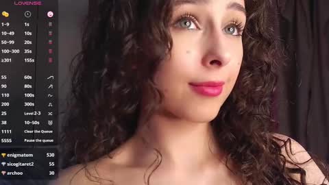 Snapshot of cosmos_baby chatting on 03.12.25 Luna online show from 03.12.25