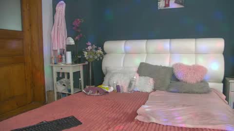 Snapshot of cougarmilf_ chatting on 05.05.26 cougarmilf_ online show from 05.05.26