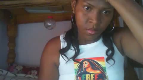 Snapshot of couleur_vanille chatting on 12.28.24 couleur_vanille online show from 12.28.24