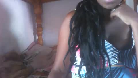 Snapshot of couleur_vanille chatting on 02.27.25 couleur_vanille online show from 02.27.25