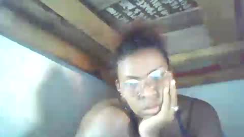 Snapshot of couleur_vanille chatting on 07.14.26 couleur_vanille online show from 07.14.26