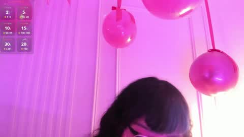 Snapshot of countesslayla chatting on 05.20.26 countesslayla online show from 05.20.26
