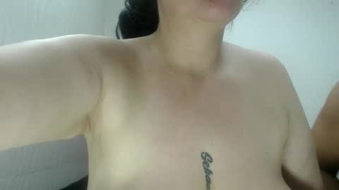 Snapshot of couple_milk_rs chatting on 12.15.24 couple_milk_rs online show from 12.15.24