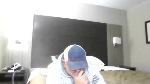 Snapshot of couple_pleaser1 chatting on 09.29.25 Ieathairytacos online show from 09.29.25