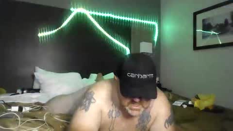 Snapshot of couple_pleaser1 chatting on 10.19.25 Ieathairytacos online show from 10.19.25