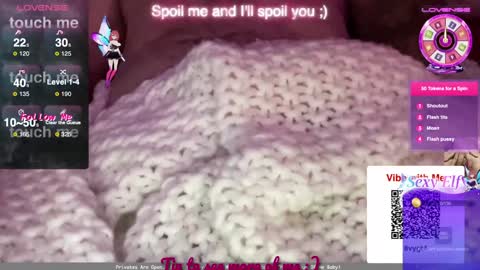 Snapshot of couple_who_freaks chatting on 12.31.24 Bald Beautiful online show from 12.31.24