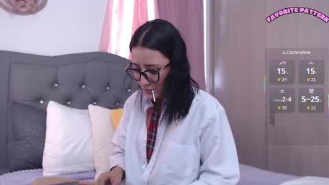 Snapshot of cowgirl_isa chatting on 09.21.25 cowgirl_isa online show from 09.21.25