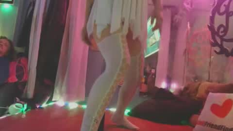 Snapshot of cpl4morethan1 chatting on 09.29.25 cpl4morethan1 online show from 09.29.25