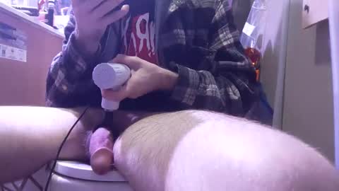 Snapshot of crackback_kyd chatting on 12.11.24 crackback_kyd online show from 12.11.24