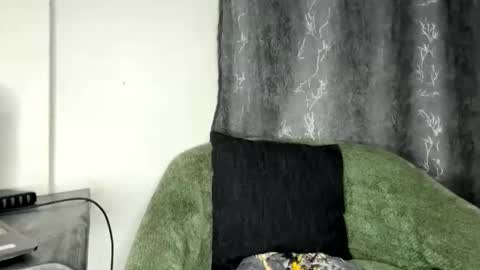 Snapshot of crave_meslowly chatting on 04.29.26 Taliee online show from 04.29.26