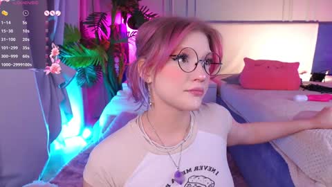 Snapshot of crazy__wine chatting on 01.10.25 Sonya online show from 01.10.25