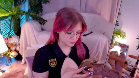 Snapshot of crazy__wine chatting on 03.01.25 Sonya online show from 03.01.25
