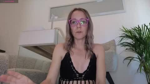Snapshot of crazy_ass_stacy chatting on 05.05.26 Stacy 2pm to 6pm mon-fri 3 CAT online show from 05.05.26