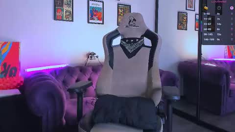 Snapshot of crazy_baby69 chatting on 09.20.25 online show from 09.20.25