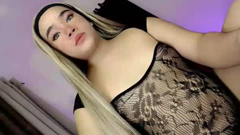Snapshot of crazy_vixen chatting on 03.15.26 Hot Ayisha online show from 03.15.26