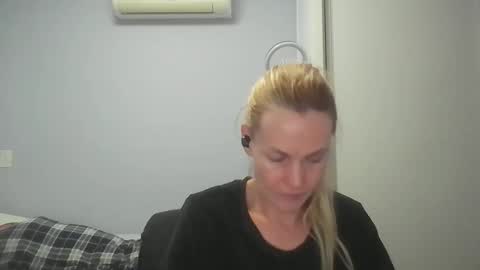 Anny online show from 05.11.26