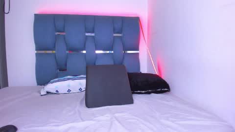 Snapshot of crazybaby_squirt chatting on 05.27.26 crazybaby_squirt online show from 05.27.26