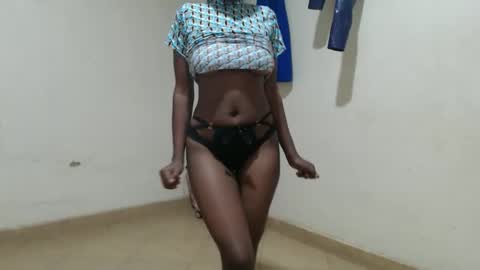 Snapshot of crazyebonie chatting on 10.01.25 Ebonie online show from 10.01.25