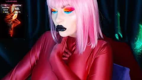 Snapshot of crazypinkyball chatting on 02.15.25 Roxy online show from 02.15.25