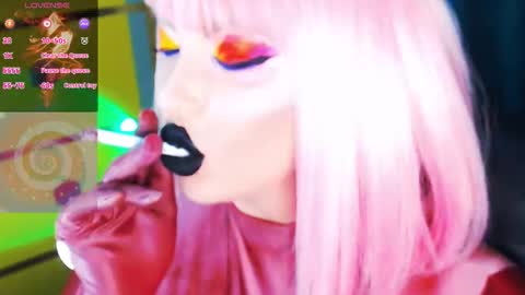 Snapshot of crazypinkyball chatting on 09.25.25 Roxy online show from 09.25.25