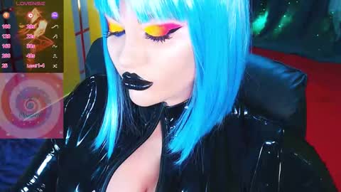 Snapshot of crazypinkyball chatting on 10.28.25 Roxy online show from 10.28.25