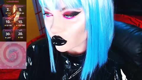 Snapshot of crazypinkyball chatting on 03.19.26 Roxy online show from 03.19.26