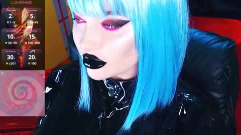 Snapshot of crazypinkyball chatting on 03.28.26 Roxy online show from 03.28.26