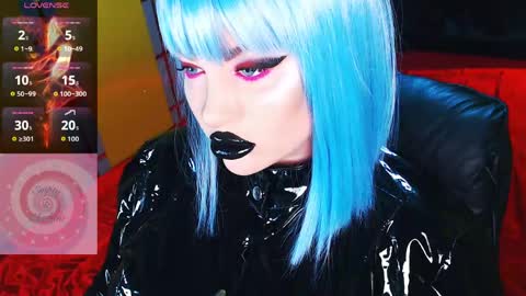 Snapshot of crazypinkyball chatting on 04.18.26 Roxy online show from 04.18.26