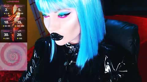 Snapshot of crazypinkyball chatting on 05.20.26 Roxy online show from 05.20.26