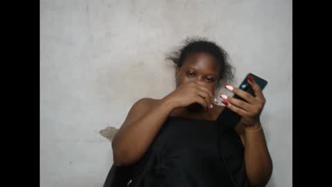 Snapshot of crazyslut17 chatting on 09.29.25 crazyslut17 online show from 09.29.25