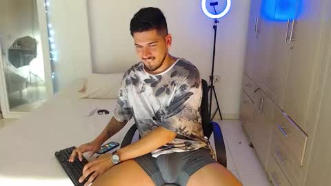 Snapshot of crazyybull chatting on 11.04.25 Bull online show from 11.04.25