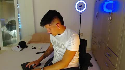 Snapshot of crazyybull chatting on 11.14.25 Bull online show from 11.14.25