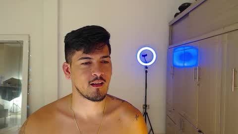 Snapshot of crazyybull chatting on 11.27.25 Bull online show from 11.27.25