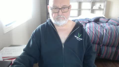 Creamormilk online show from 12.18.25