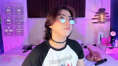 Snapshot of creamy_angelo chatting on 05.12.26 creamy_angelo online show from 05.12.26
