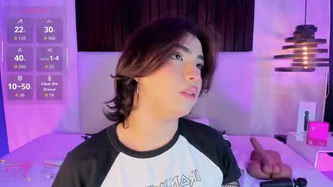 Snapshot of creamy_angelo chatting on 05.19.26 creamy_angelo online show from 05.19.26