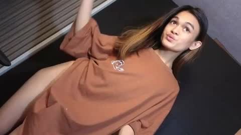 Snapshot of creamy_delilah chatting on 06.15.26 Delilah online show from 06.15.26