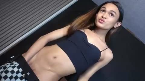 Snapshot of creamy_delilah chatting on 06.25.26 Delilah online show from 06.25.26