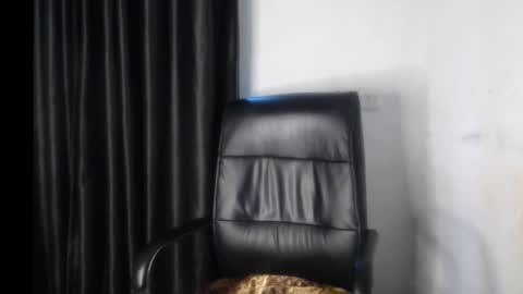 Snapshot of creamy_juicypussy chatting on 09.11.25 Lady jasmine online show from 09.11.25