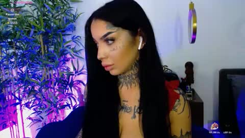 Sophie online show from 11.28.25