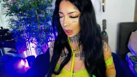 Snapshot of creamyinkk chatting on 02.02.26 Sophie online show from 02.02.26