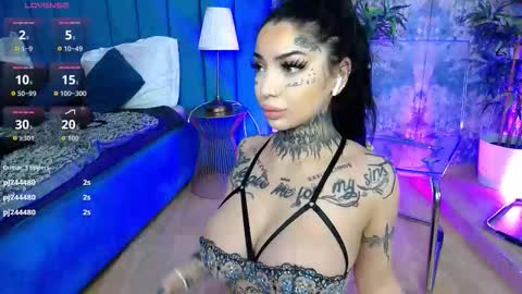 Snapshot of creamyinkk chatting on 02.06.26 Sophie online show from 02.06.26