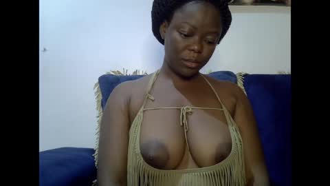 Snapshot of creamypussyxx chatting on 04.19.26 creamypussyxx online show from 04.19.26