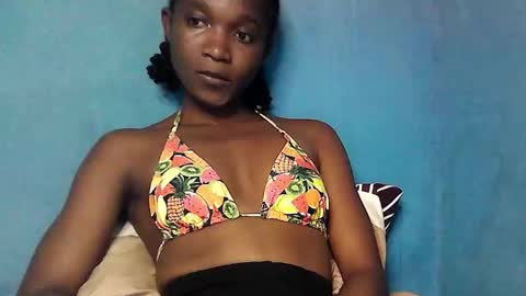 Snapshot of creamyxsugar chatting on 11.03.25 creamyxsugar online show from 11.03.25