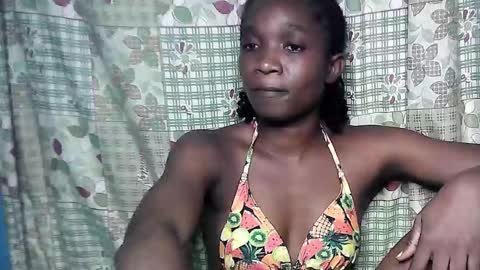 Snapshot of creamyxsugar chatting on 11.08.25 creamyxsugar online show from 11.08.25