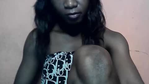 Snapshot of creamyxsugar chatting on 12.16.25 creamyxsugar online show from 12.16.25